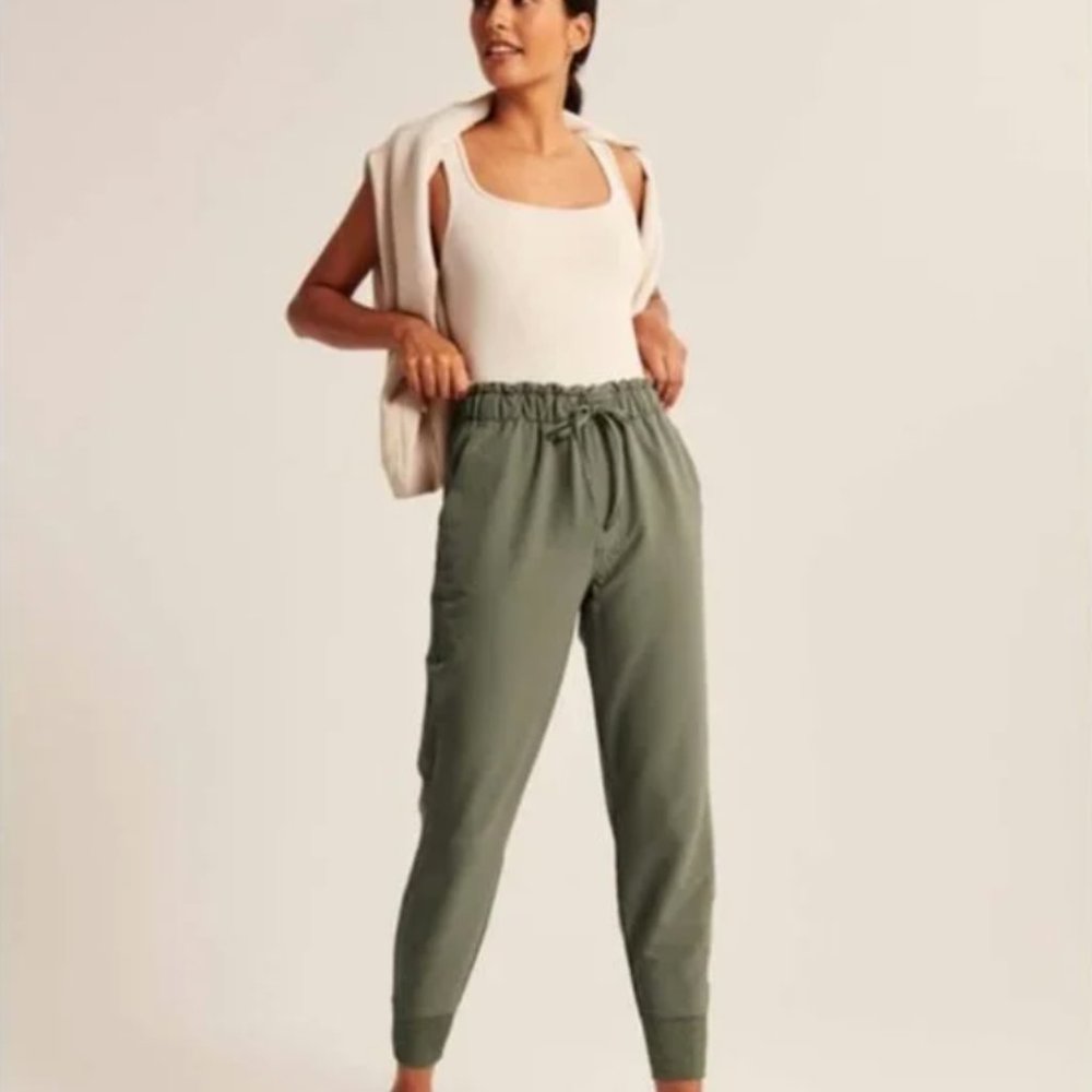 Abercrombie & Fitch Traveler High-Rise Olive Green Joggers